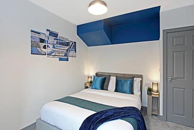 Professional House Share Main Photo