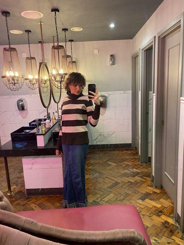 Looking for a room to rent by beginning of Sept! Main Photo