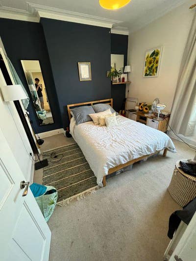 1 Room in the Heart Redland Main Photo