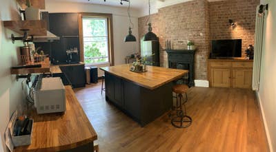 Smart room in large flat, 3 mins to station Main Photo