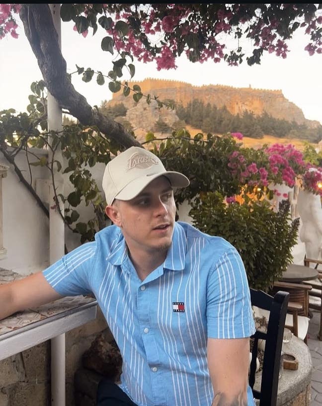 Professional Male seeks a double room Main Photo