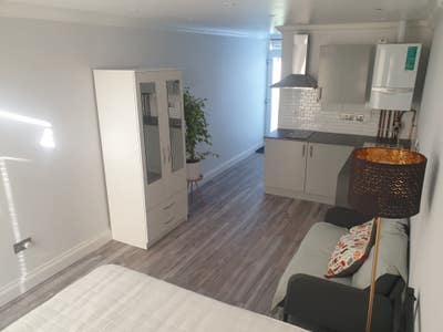 One bedroom studio ALL Bills inc. Main Photo