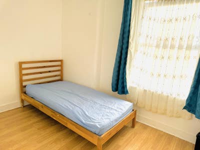 Clean Single room with bills and internet Main Photo
