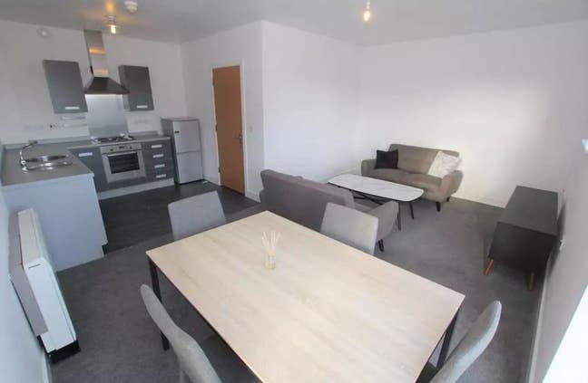 Ensuite Room for Rent in a Two Bedroom Flat  Main Photo