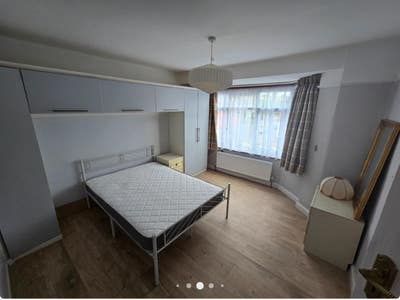 Kingsize double bedroom Main Photo