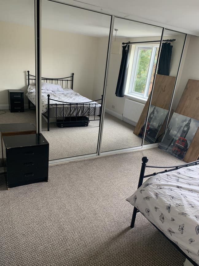 Double Room Available in Quiet House  Main Photo