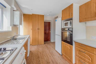 1 Double furnished close to hospital , and Uni Main Photo