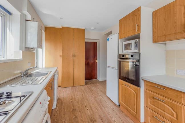 1 Double furnished close to hospital , and Uni Main Photo