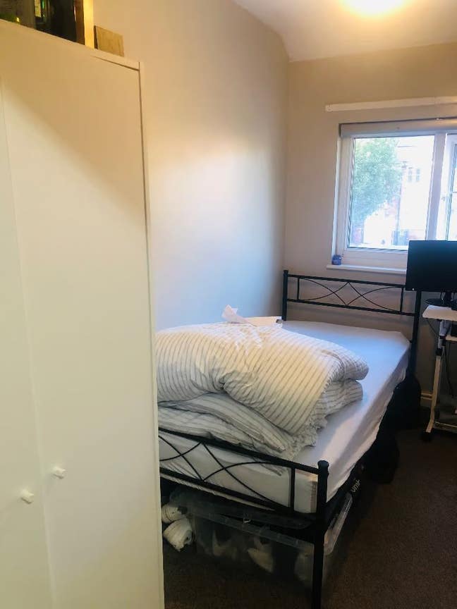 Specious and Cosy Single Room at B34 Main Photo