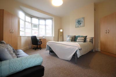 Lovely House Share close to the City Centre Main Photo