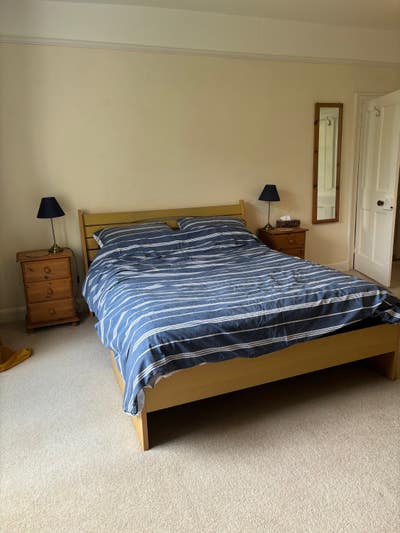 Spacious room available in a detached house. Main Photo
