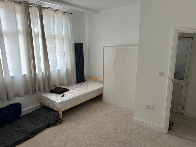 Phone number in profile pic. 2  double rooms  Main Photo