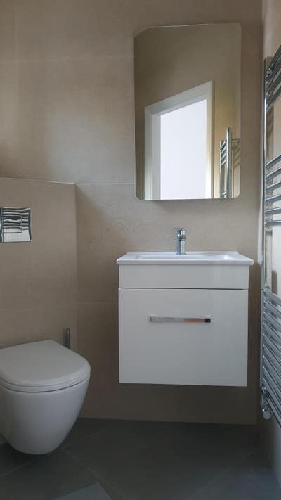 Modern & Bright Studio with Parking - Incl Bills Main Photo