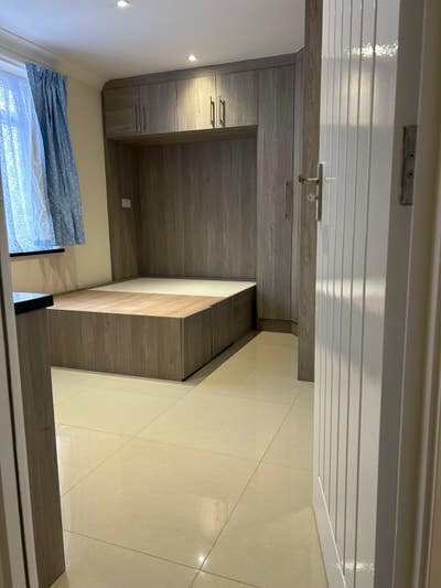 Newly Refurbished Double En-Suite Room Main Photo