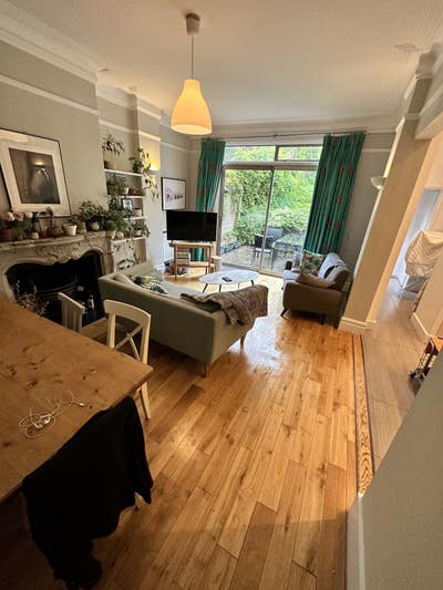 Lovely double room in elegant Muswell Hill house Main Photo