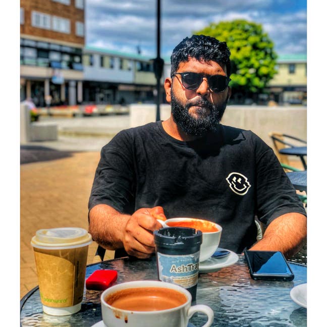 I am a professional male aged 26. I am lookin... Main Photo