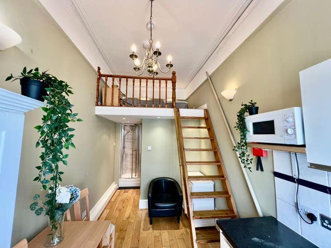 Single studio with mezzanine in Notting Hill Gate Main Photo