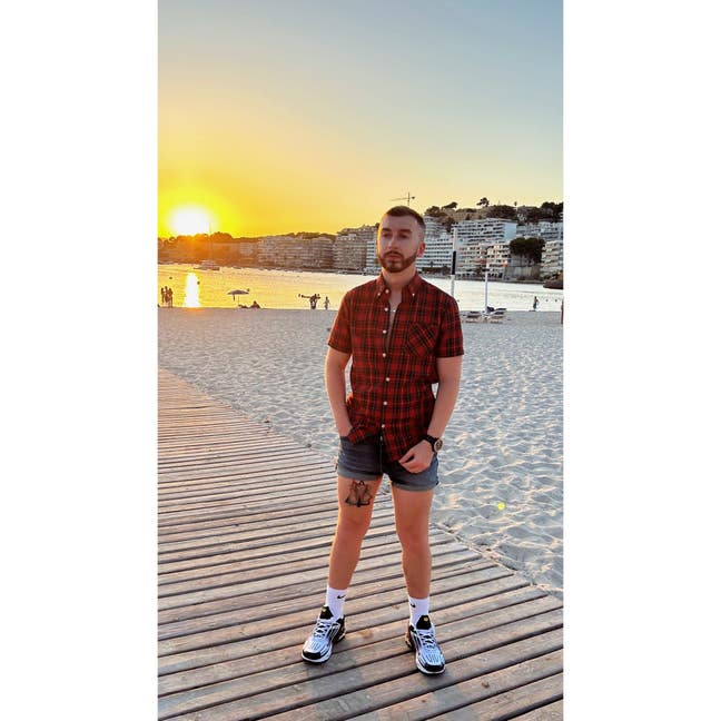 looking for a room to rent Main Photo