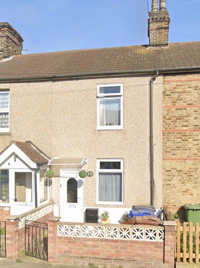 Short term- 3 Bed House - ALL bills included  Main Photo