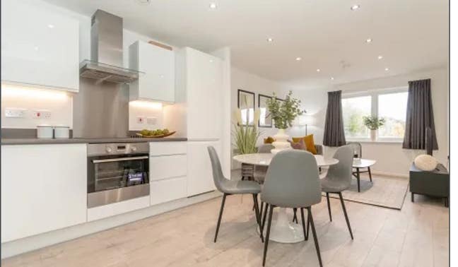 Double en-suite room available to rent in Salford Main Photo