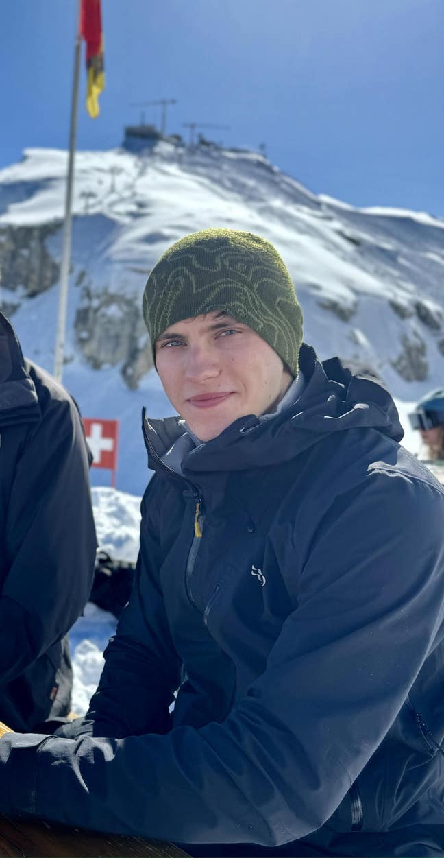 Young professional looking for a flat  Main Photo