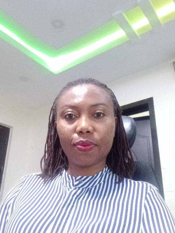 I am a professional female aged 39. I am look... Main Photo