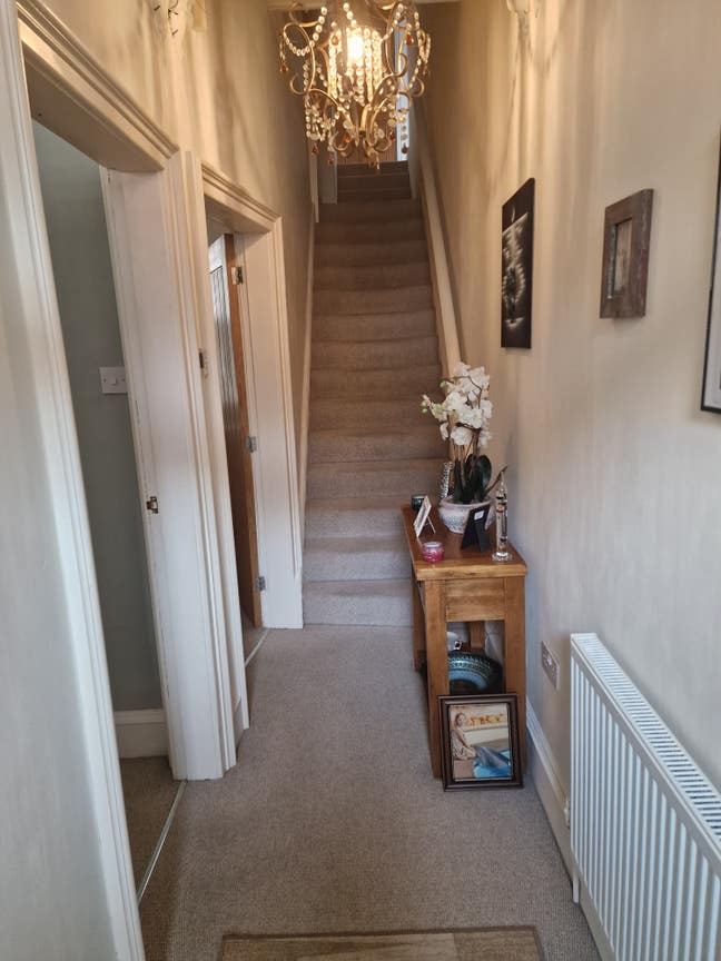 Large Single Room Main Photo