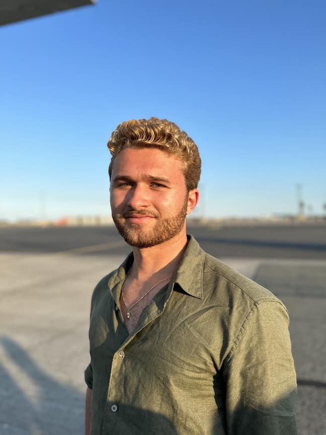 Hello, please allow me to introduce myself as... Main Photo