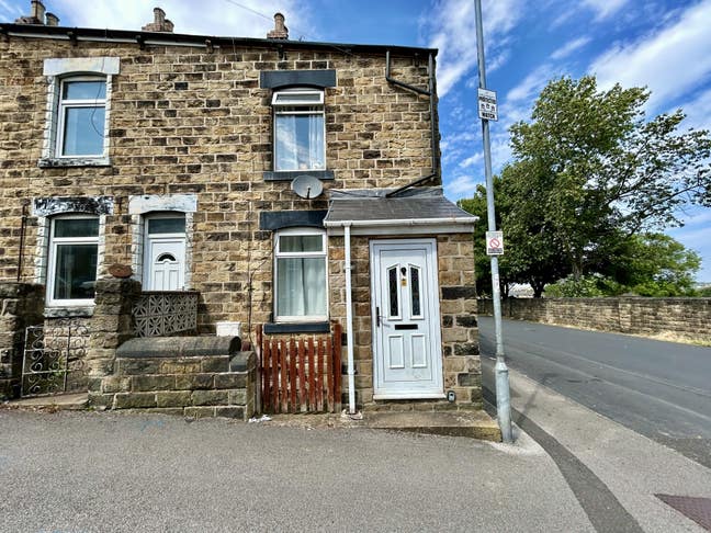 Modern Double Room in Quiet Location  Main Photo