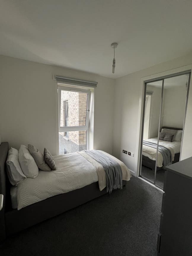 Furnished bedroom and main bathroom Main Photo