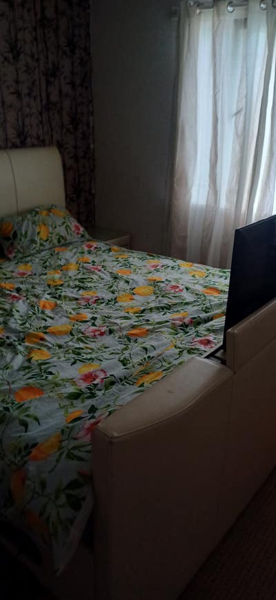 1 room Main Photo