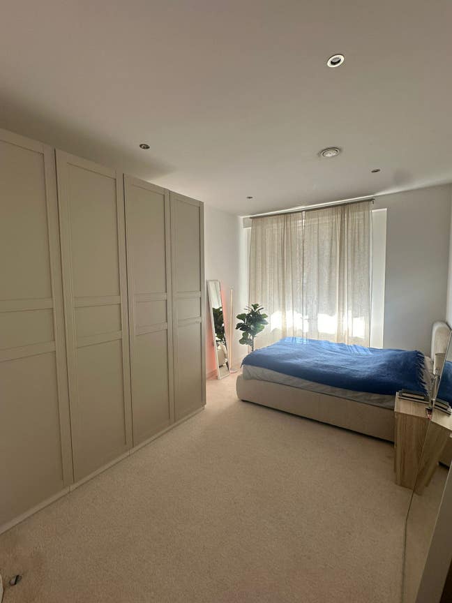 Luxurious Master En-Suite in E16 🏠 Main Photo