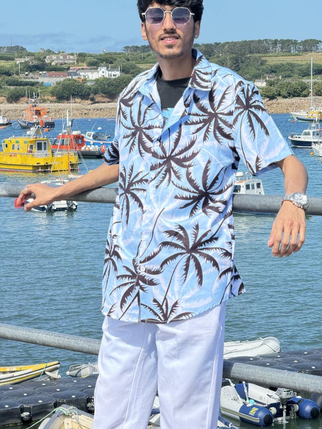 Couple seeks double room Main Photo