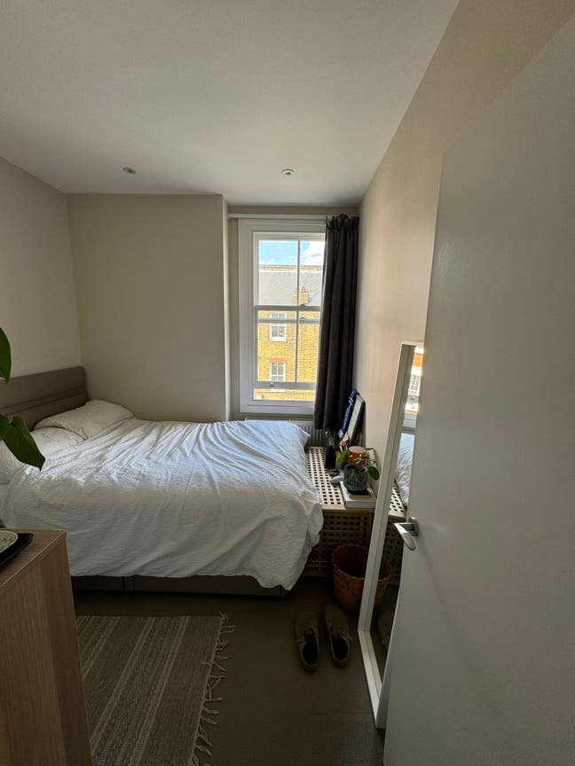 Double room 30secs from Clapham South Tube Main Photo