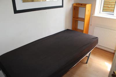 Cheap, single room for working male in SO19 Main Photo