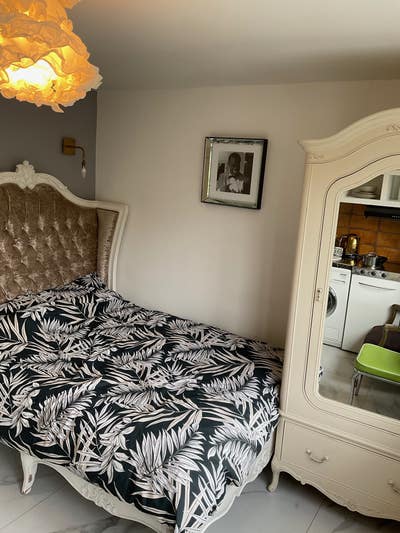 Studio with own kitchen and private bathroom  Main Photo
