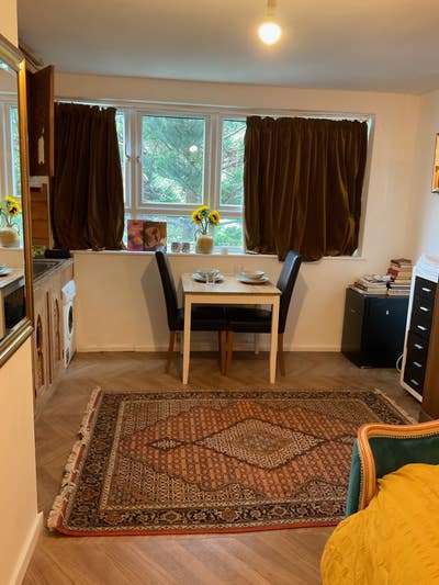 Studio with own kitchen and private bathroom  Main Photo