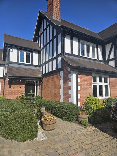 Double-bedded room in beautiful converted pub Main Photo