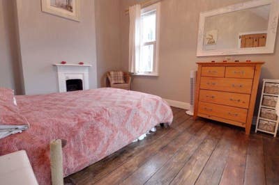 Double room close to stafford train station Main Photo