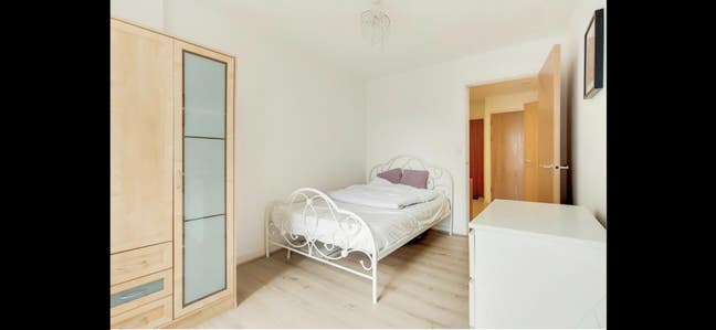 (Mon to Fri - 5 nights) Double with bathroom Main Photo