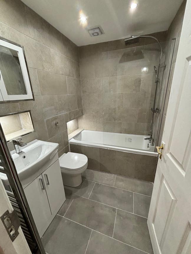 Double Room with Bathroom Near Station  with Bills Main Photo