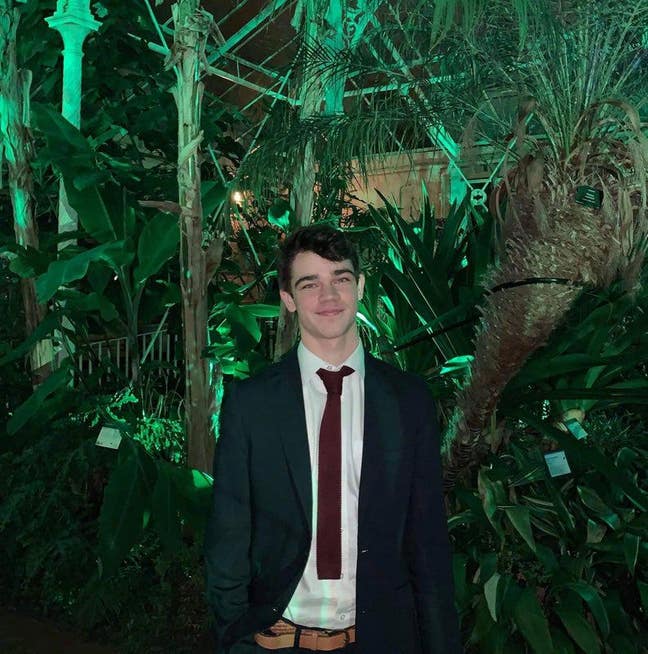 I am a professional male aged 24. I am lookin... Main Photo