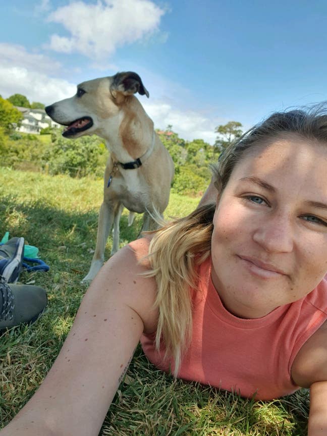 Kiwi gal + doggo Main Photo