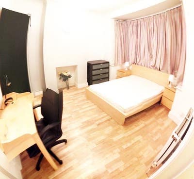 Spacious double room on ground floor  Main Photo