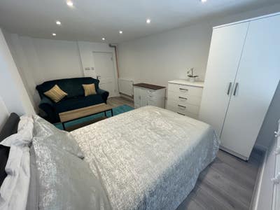 ✨Double Room Worcester Park ✨ Main Photo