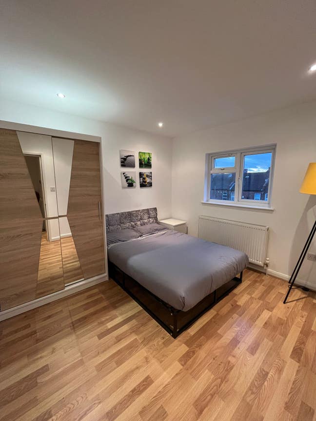 New Refurbished All Included Rooms in Hendon Main Photo