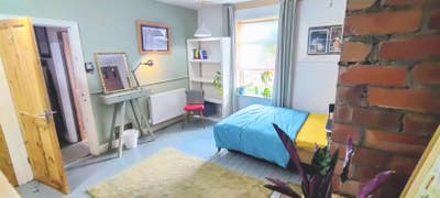 Peaceful veggie home for like-hearted professional Main Photo