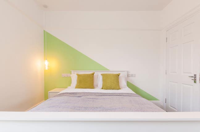 Bright Double En-Suite Room - Lipson Road Main Photo