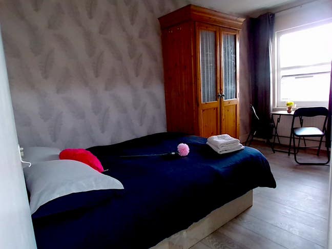 4 Apartments in Chiswick!!  Main Photo