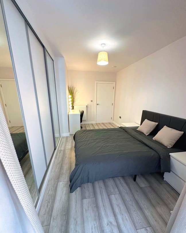 Spacious Double Room Near Queen Elizabeth Line Main Photo